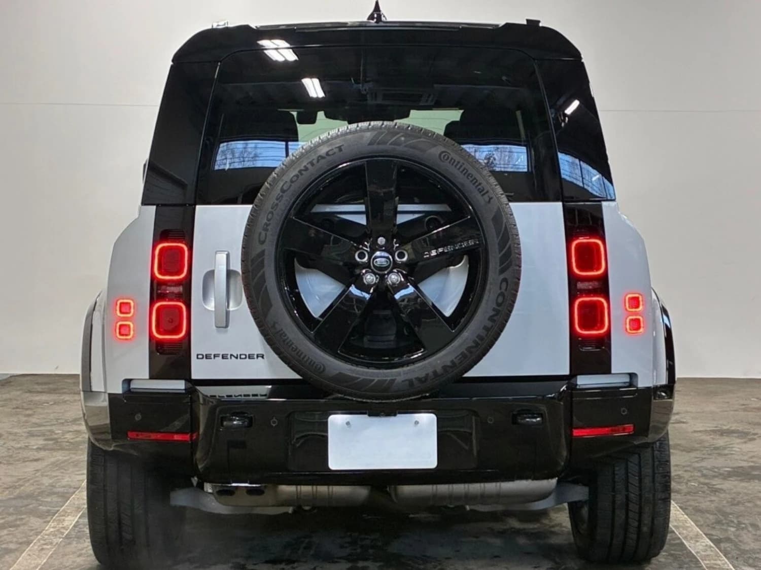 Land Rover Defender D300 X-Dynamic SE - фото 5