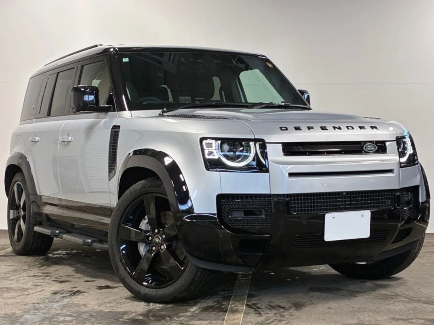 Land Rover Defender D300 X-Dynamic SE - фото 8