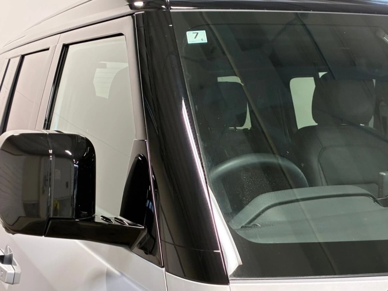 Land Rover Defender D300 X-Dynamic SE - фото 10