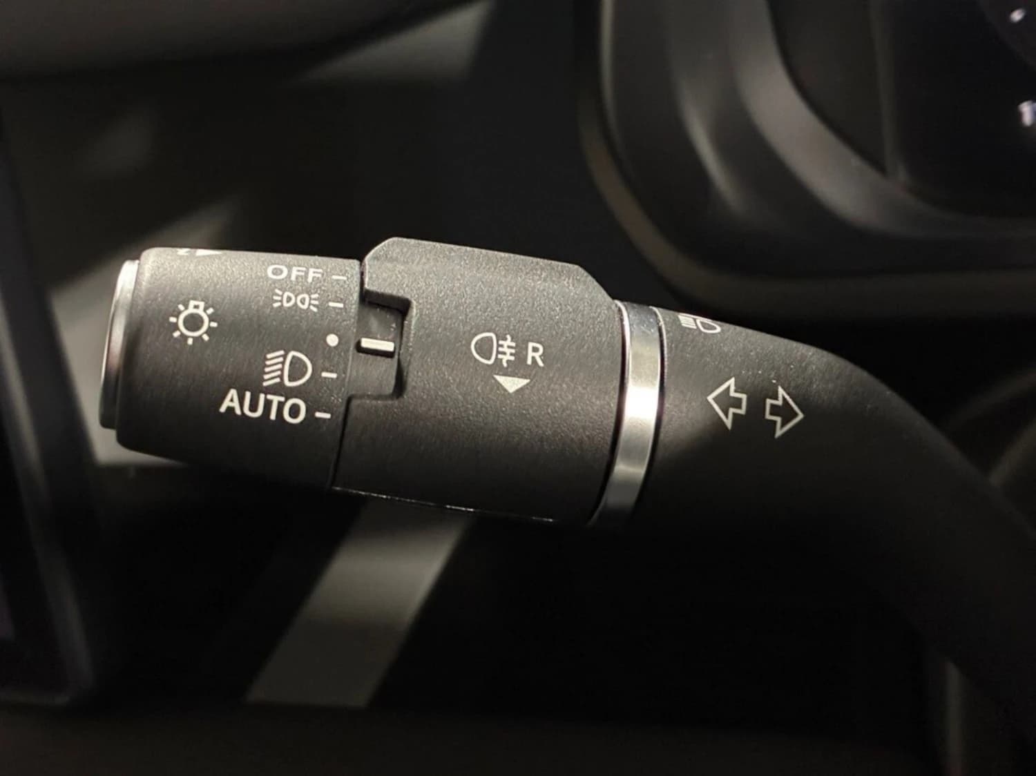 Land Rover Defender D300 X-Dynamic SE - фото 19