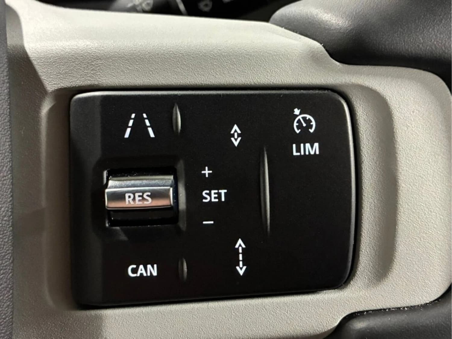 Land Rover Defender D300 X-Dynamic SE - фото 21