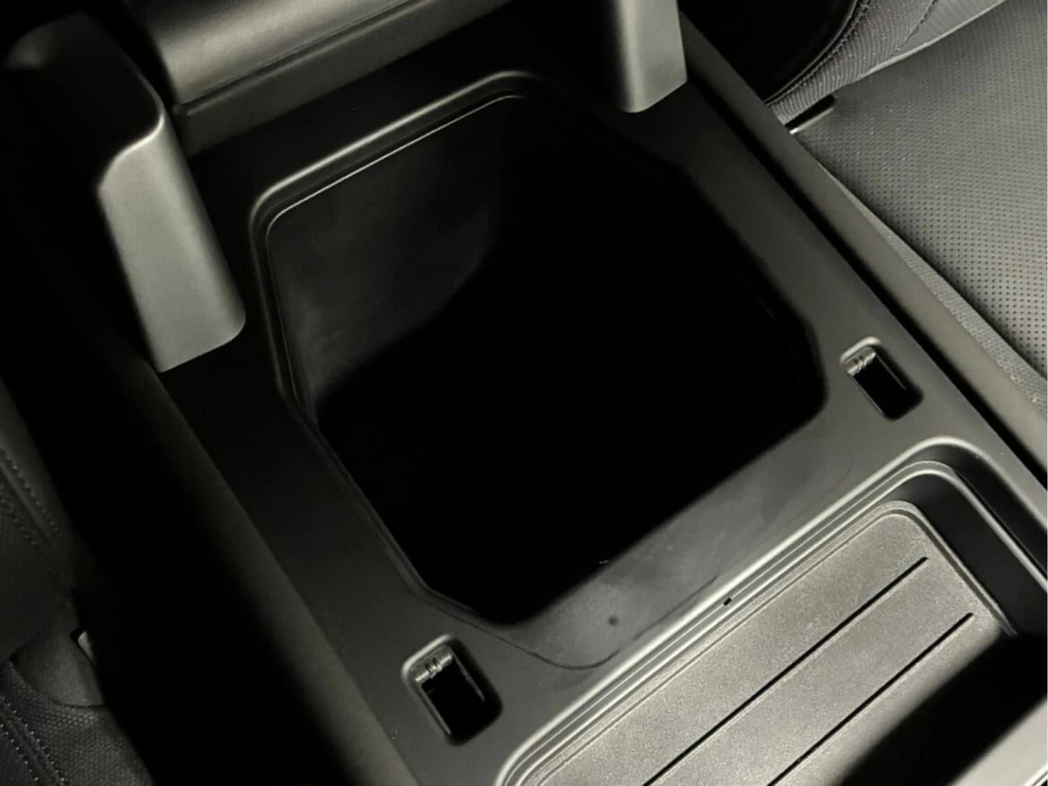 Land Rover Defender D300 X-Dynamic SE - фото 30