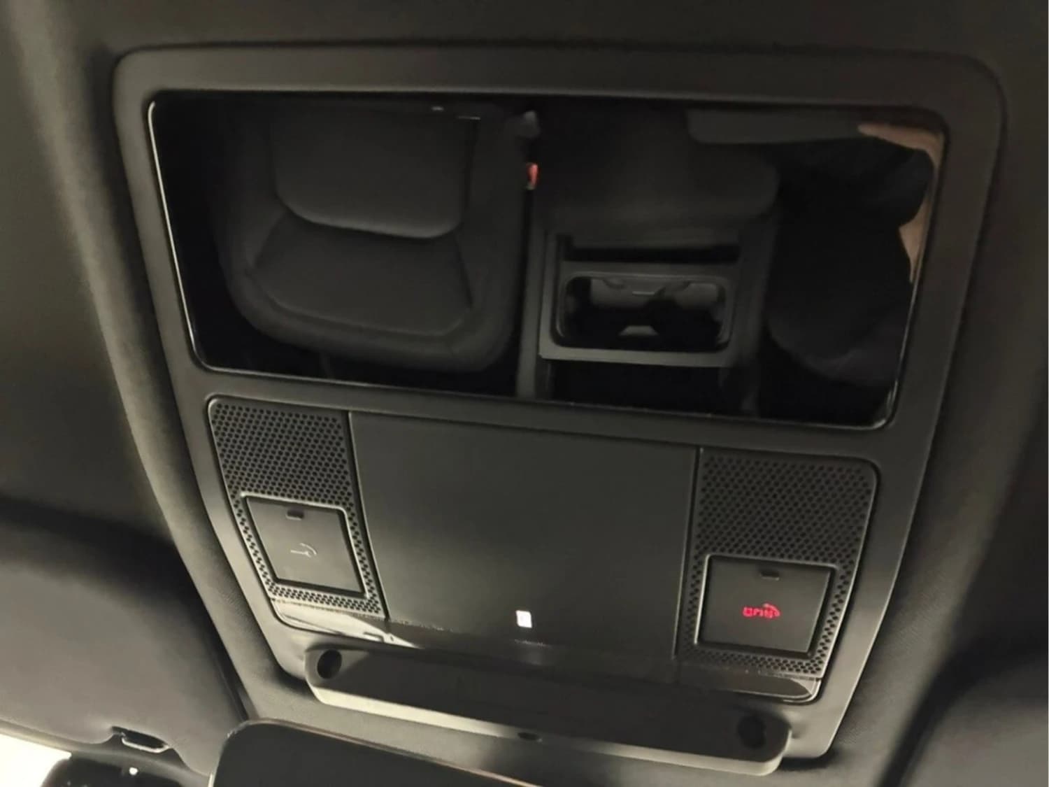 Land Rover Defender D300 X-Dynamic SE - фото 32