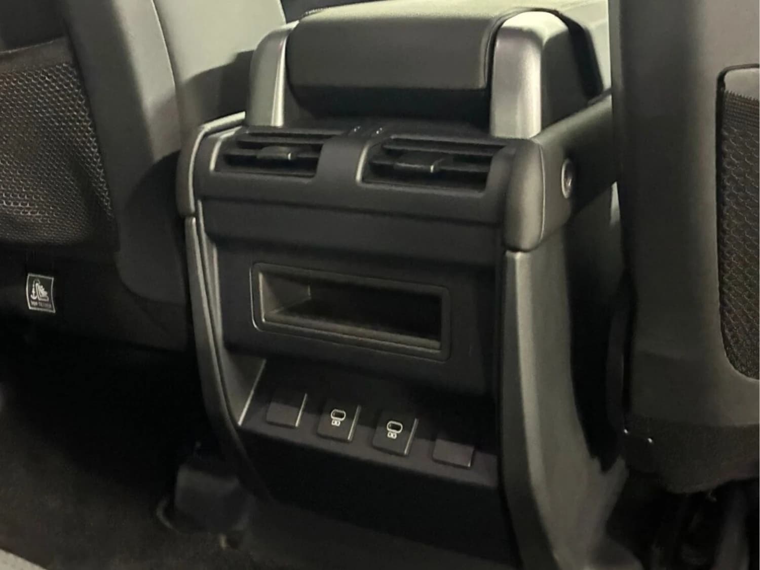 Land Rover Defender D300 X-Dynamic SE - фото 38