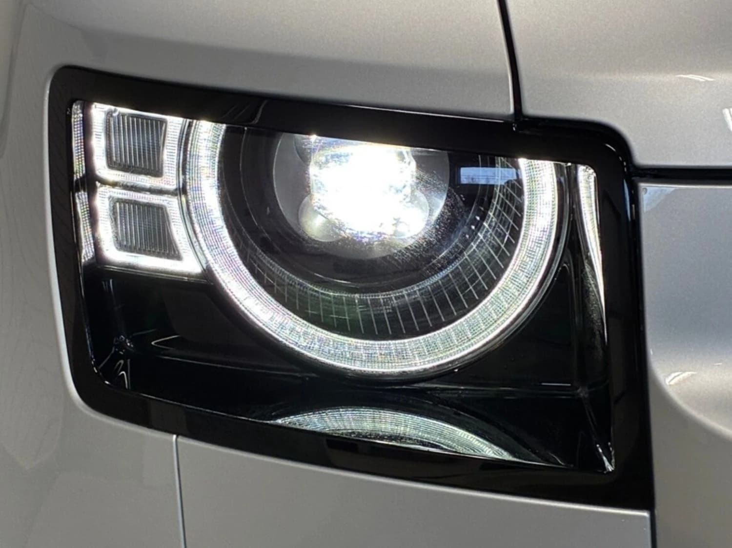 Land Rover Defender D300 X-Dynamic SE - фото 43