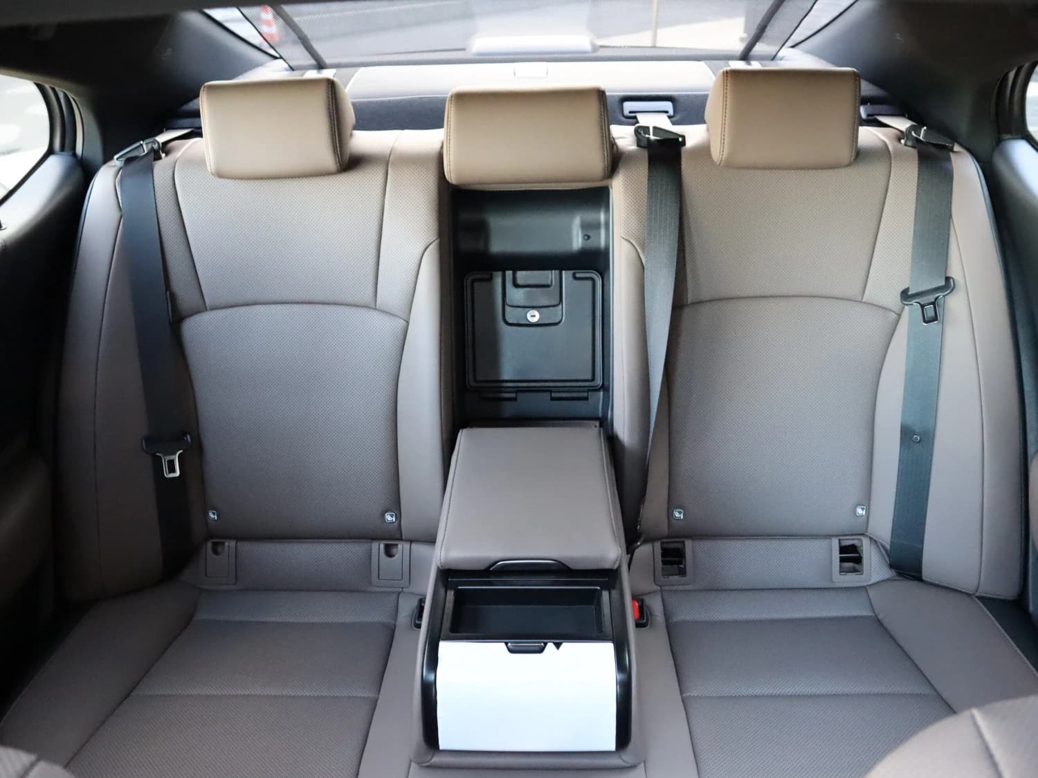 Lexus ES ES300h - фото 24