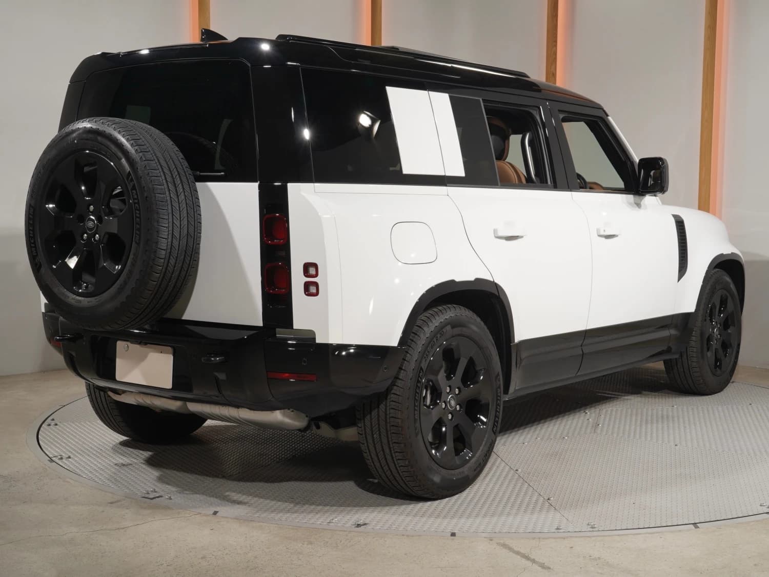 Land Rover Defender D350 X-Dynamic HSE - фото 7