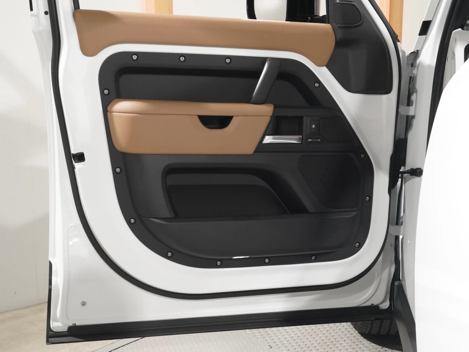 Land Rover Defender D350 X-Dynamic HSE - фото 31