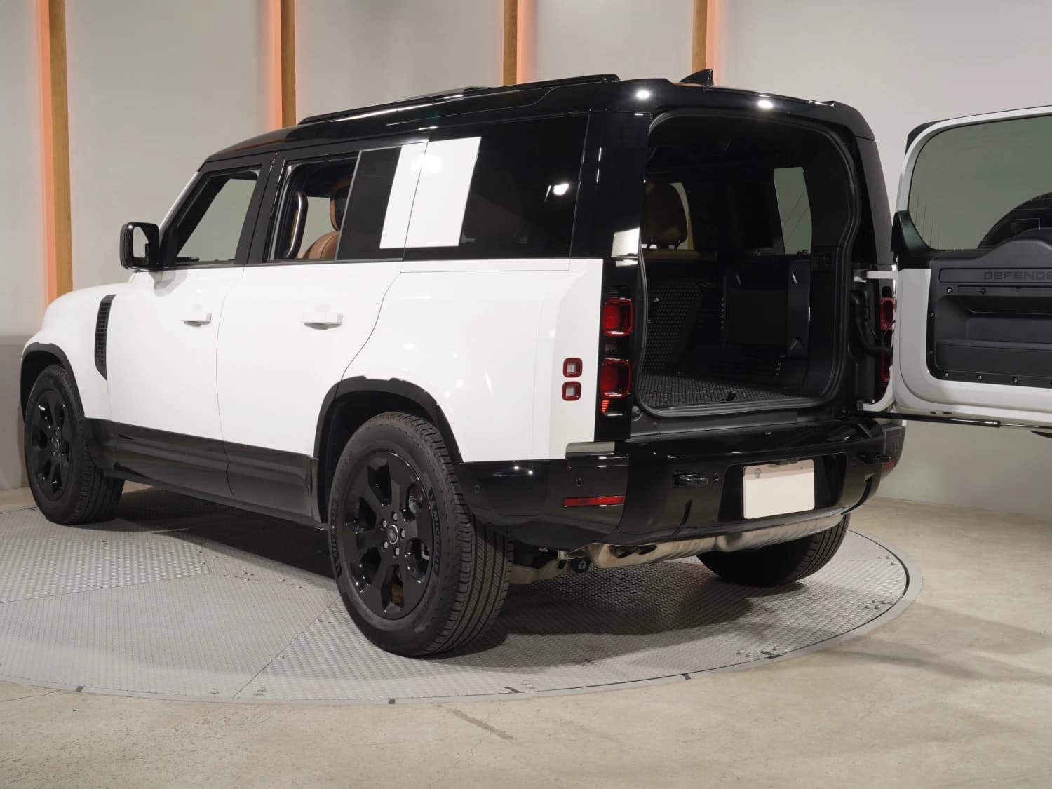 Land Rover Defender D350 X-Dynamic HSE - фото 4