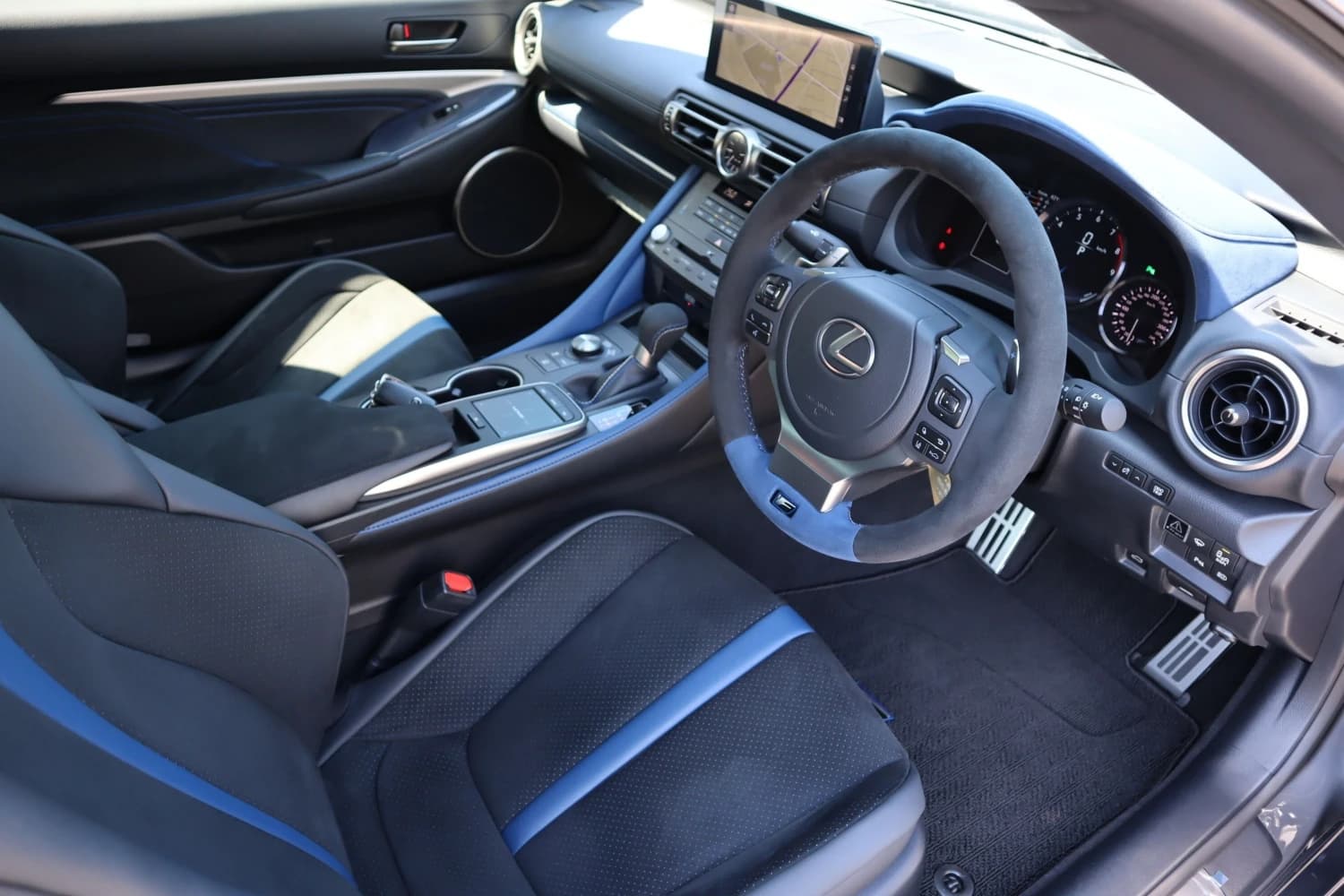 Lexus RC F Performance Package - фото 2