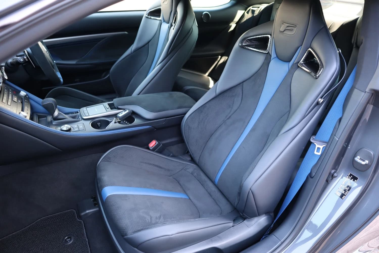 Lexus RC F Performance Package - фото 10