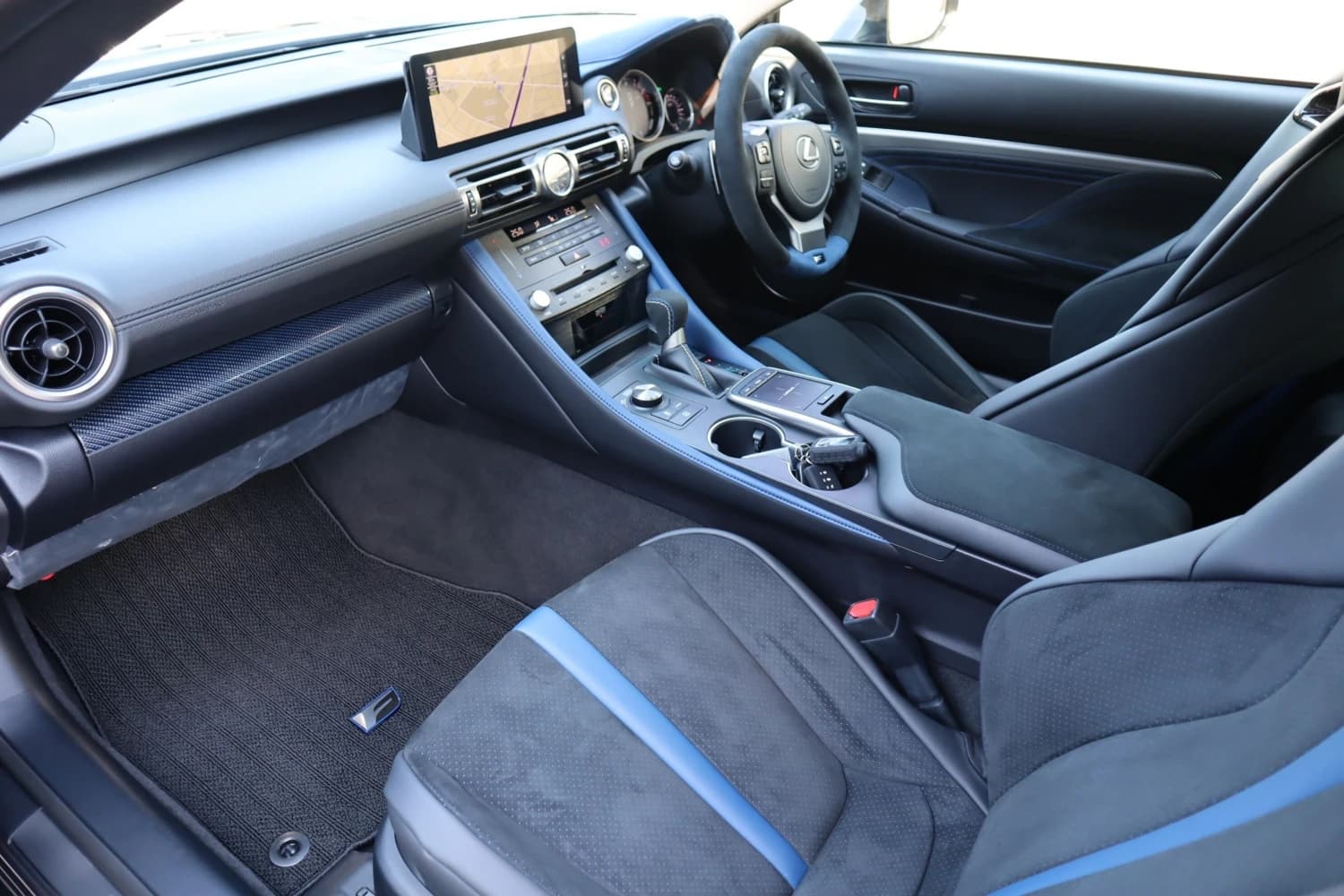 Lexus RC F Performance Package - фото 12