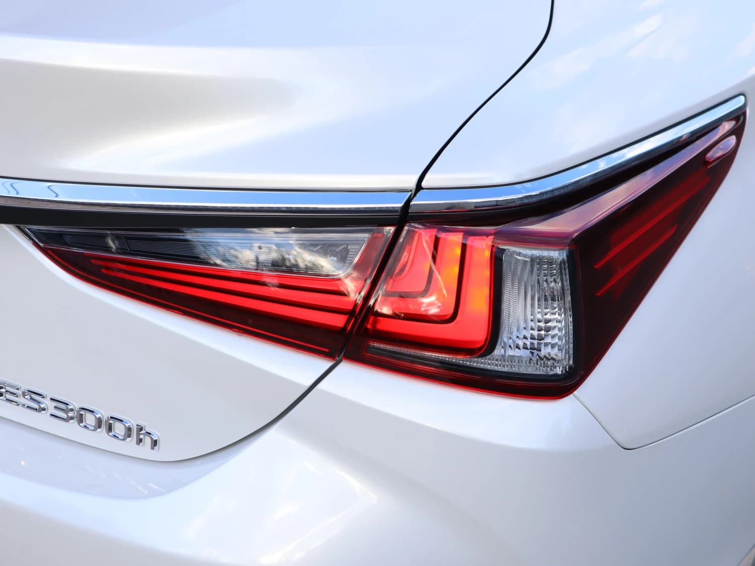 Lexus ES ES300h - фото 31