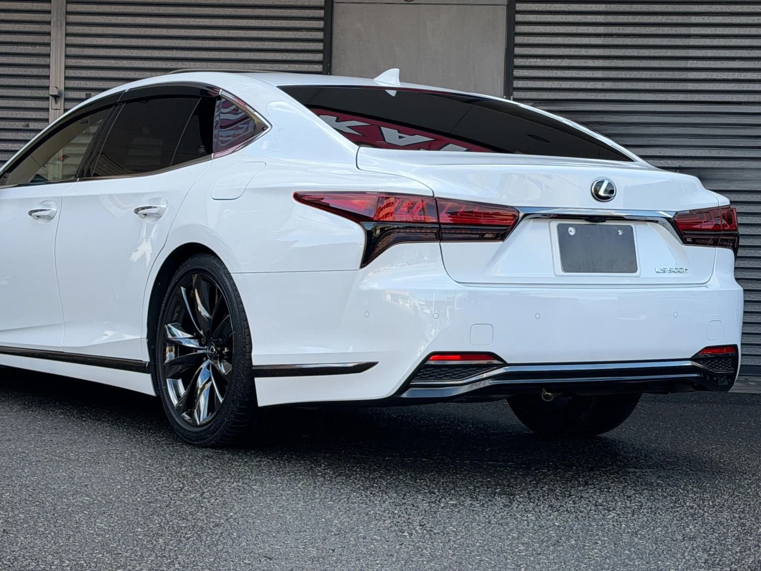 Lexus LS 500h F Sport - фото 7
