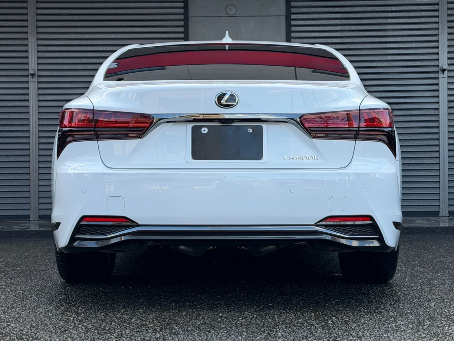 Lexus LS 500h F Sport - фото 8