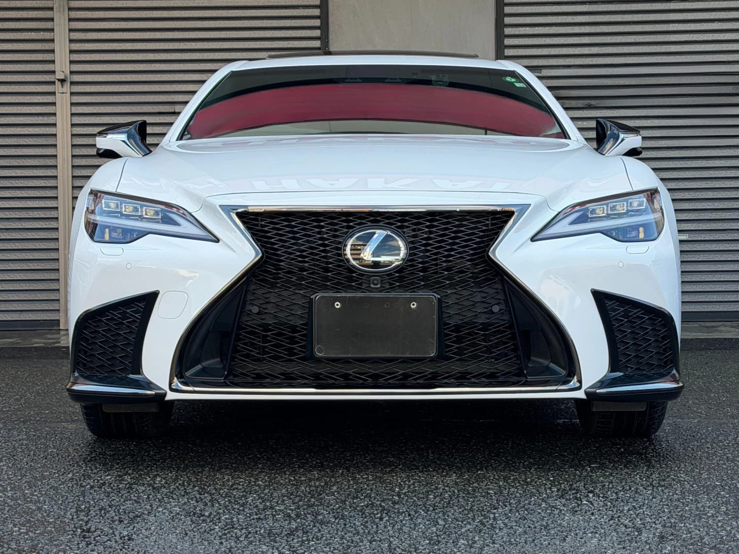 Lexus LS 500h F Sport - фото 12