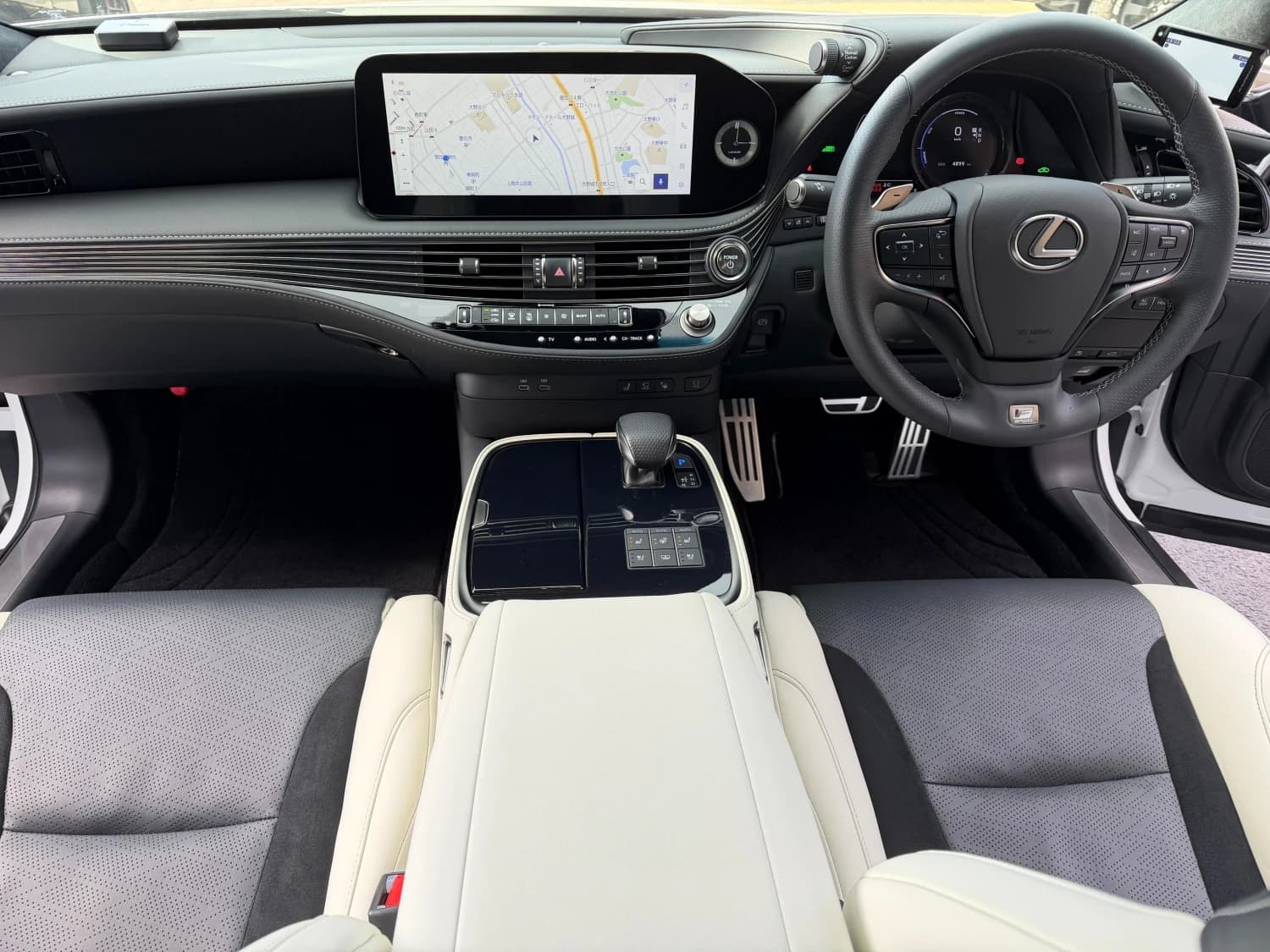 Lexus LS 500h F Sport - фото 14