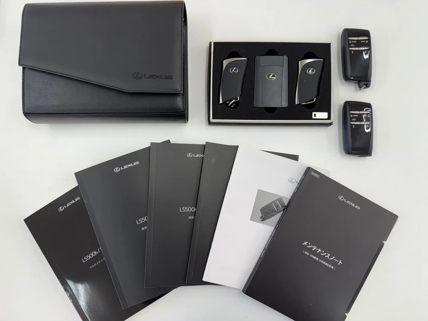 Lexus LS 500h F Sport - фото 28