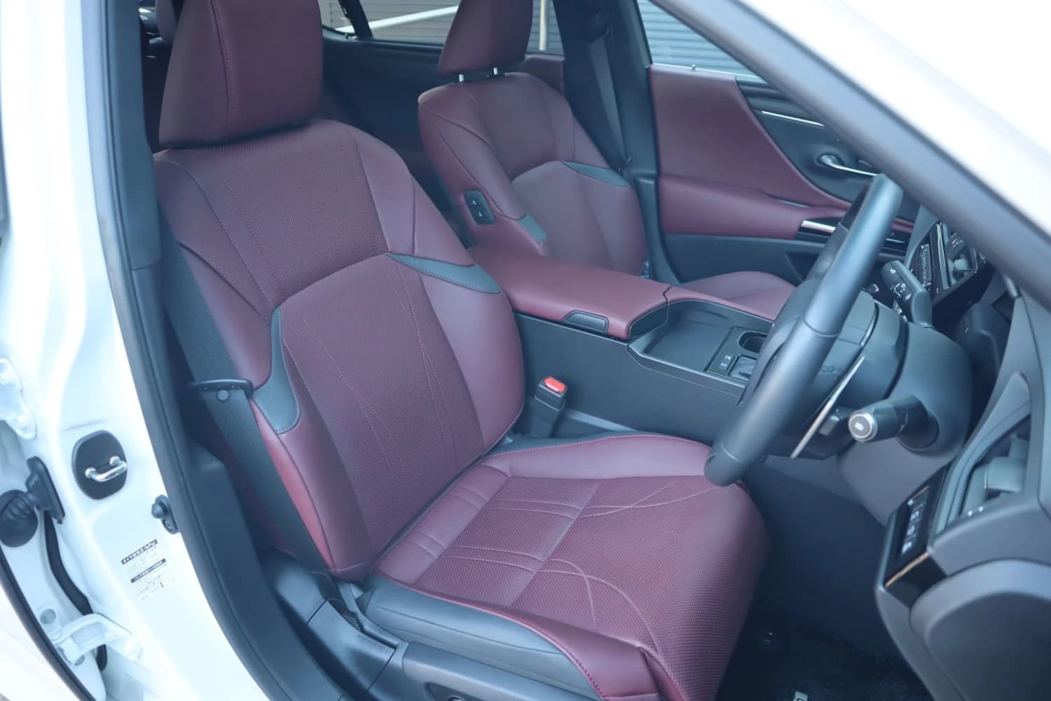 Lexus ES ES300h Graceful Escort - фото 11