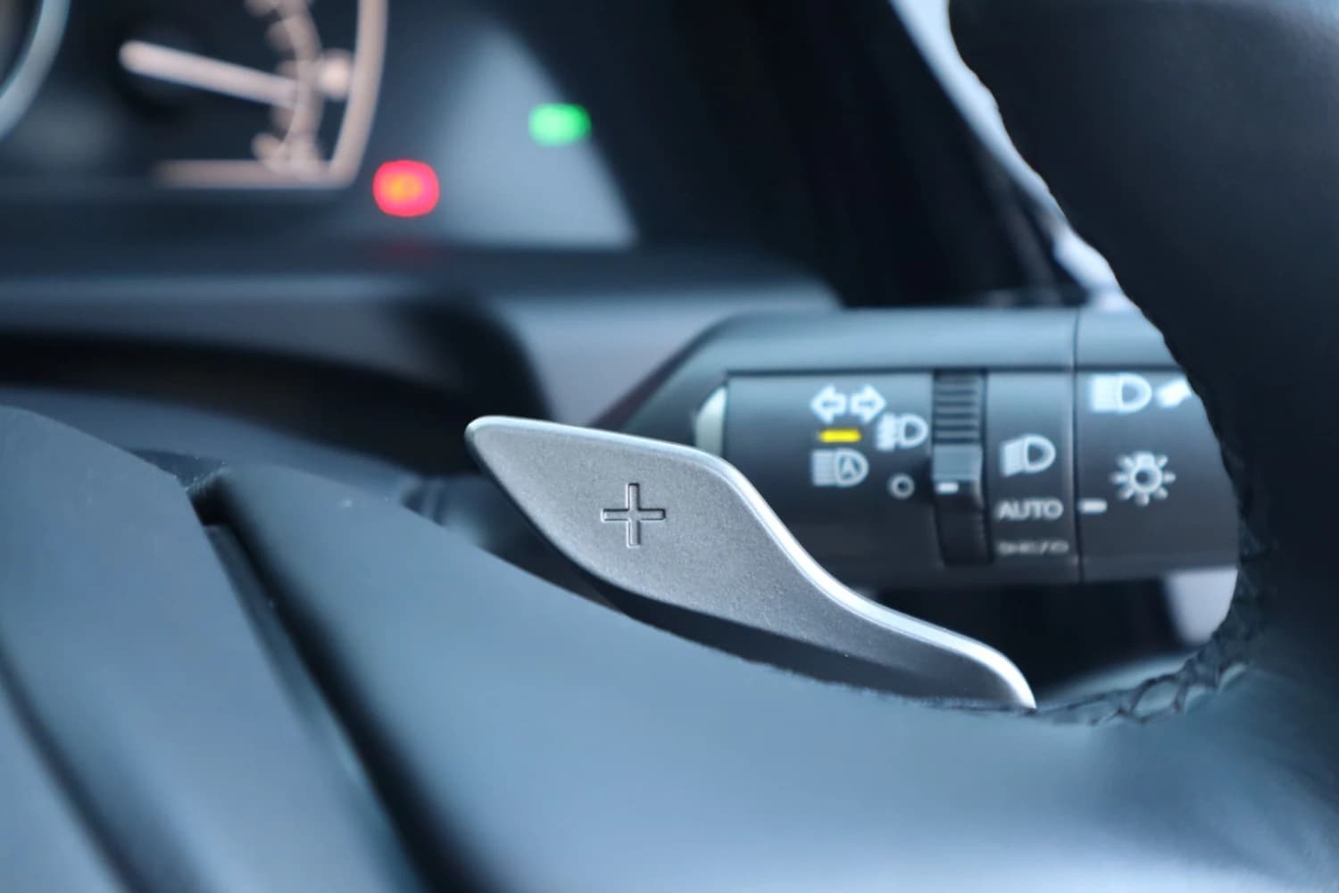 Lexus ES ES300h Graceful Escort - фото 17