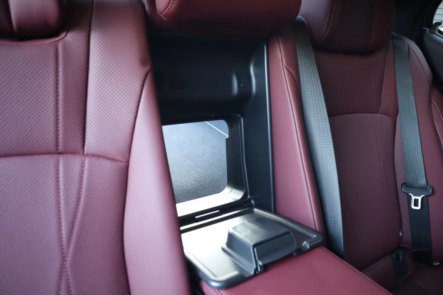 Lexus ES ES300h Graceful Escort - фото 34