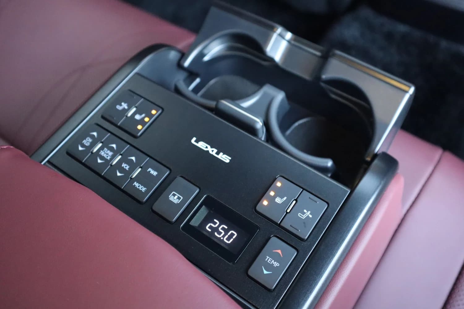 Lexus ES ES300h Graceful Escort - фото 35