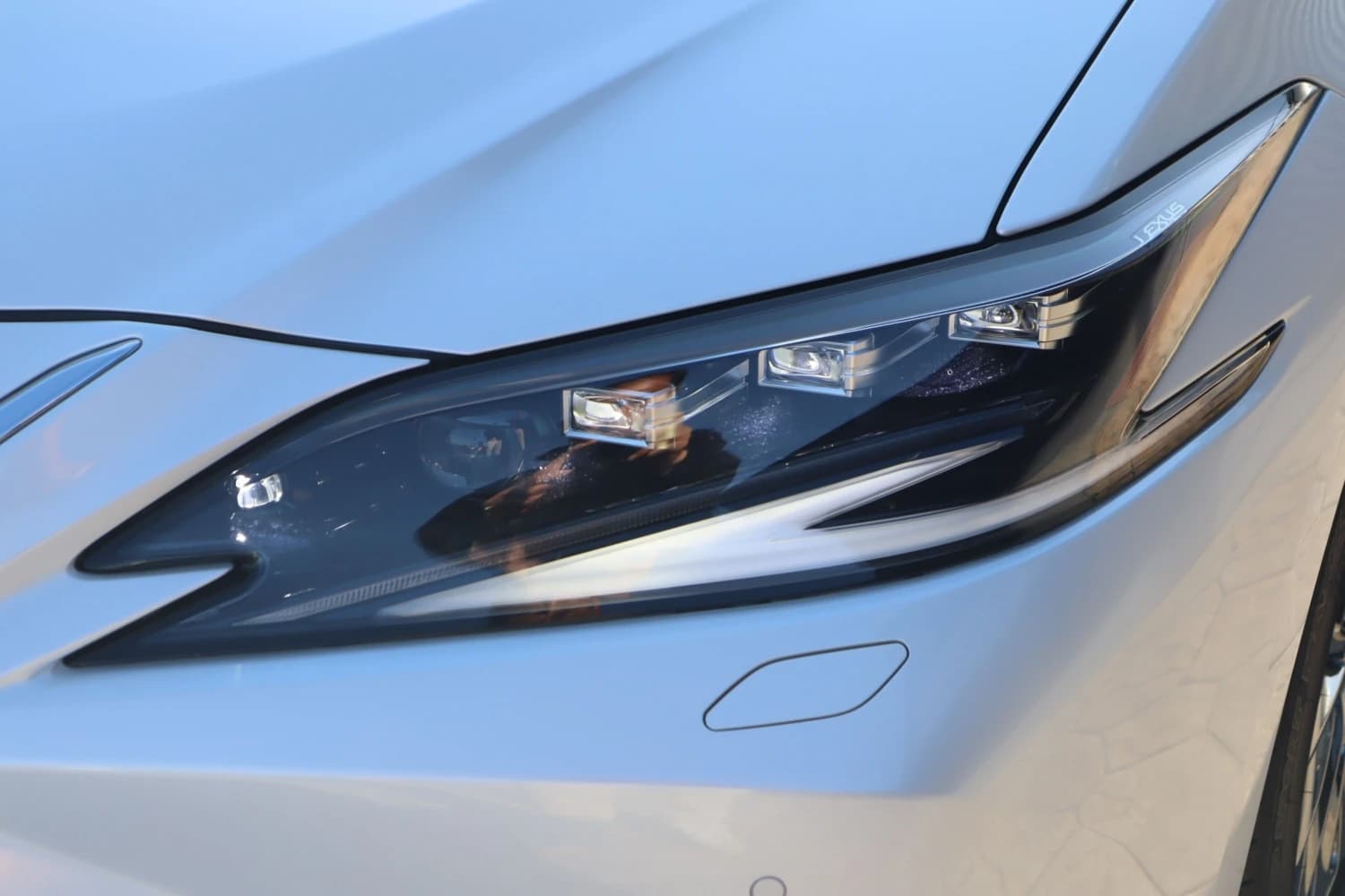 Lexus ES ES300h Graceful Escort - фото 42