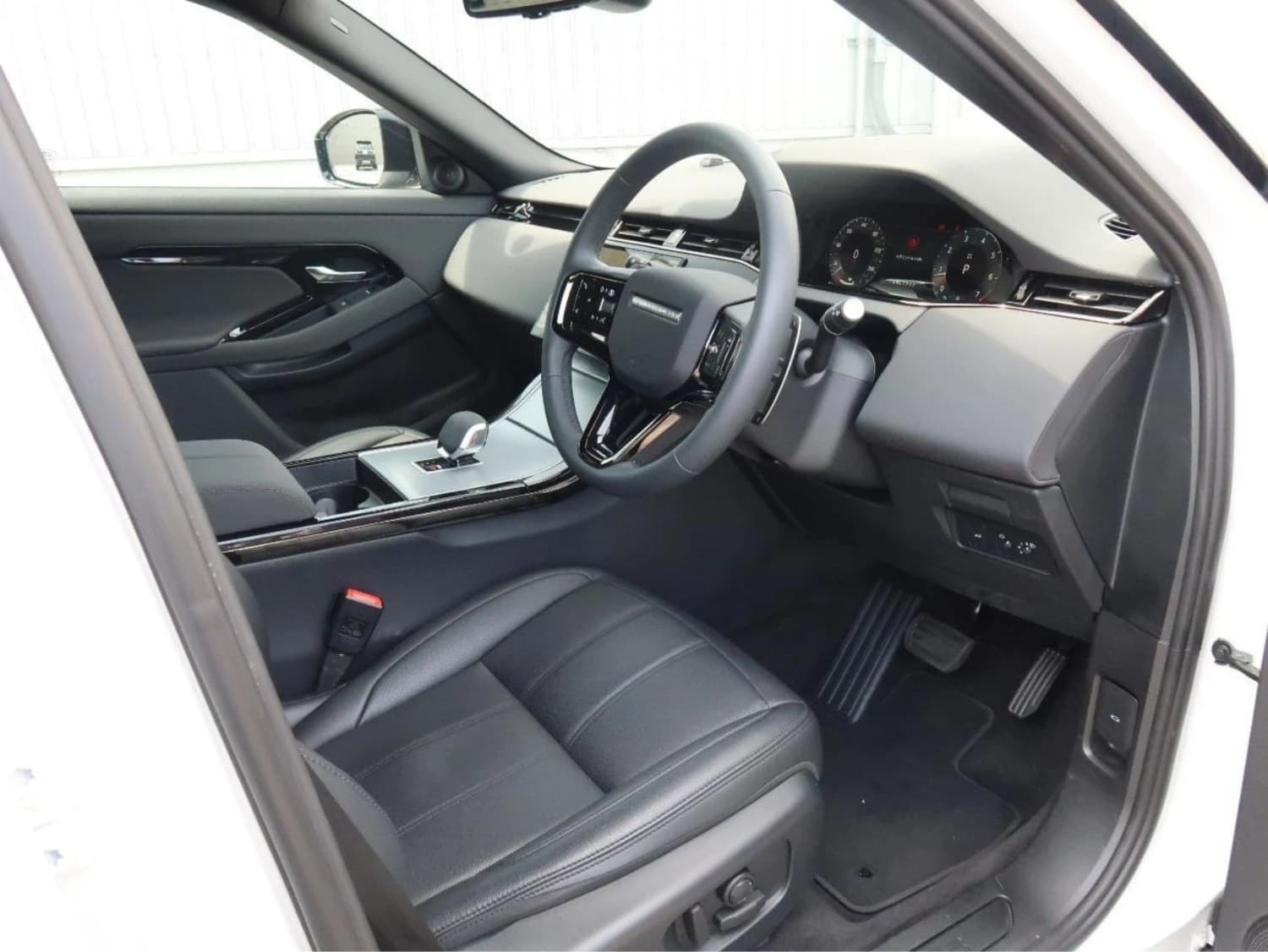 Land Rover Range Rover Evoque P200 - фото 2