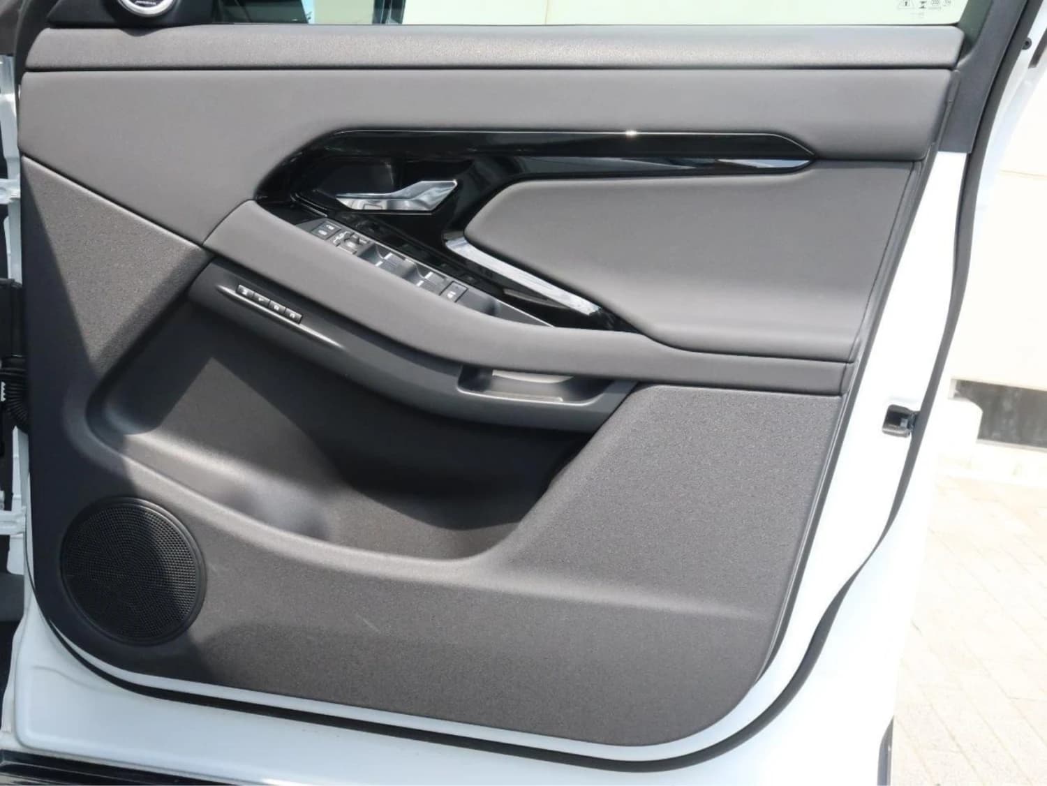 Land Rover Range Rover Evoque P200 - фото 31