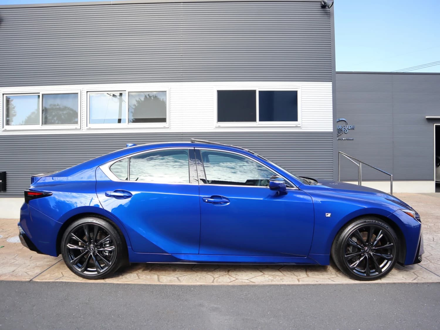 Lexus IS 300 - фото 6