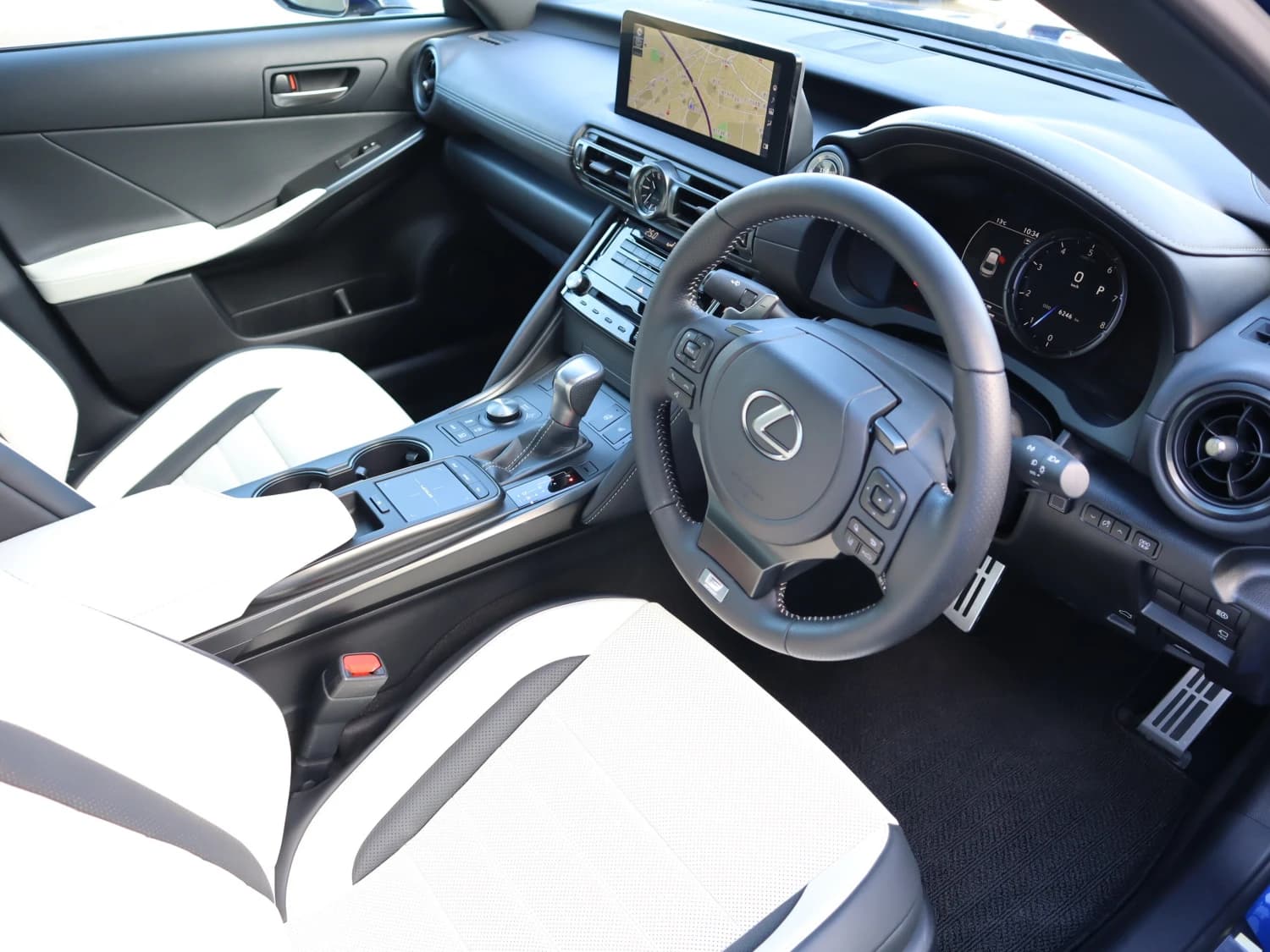Lexus IS 300 - фото 9