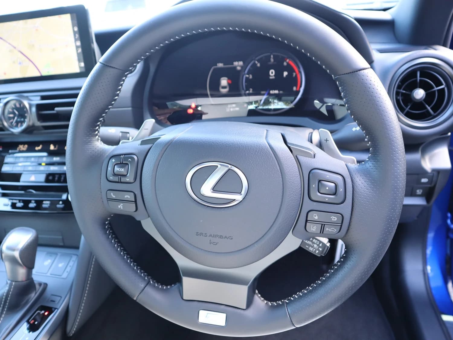 Lexus IS 300 - фото 10