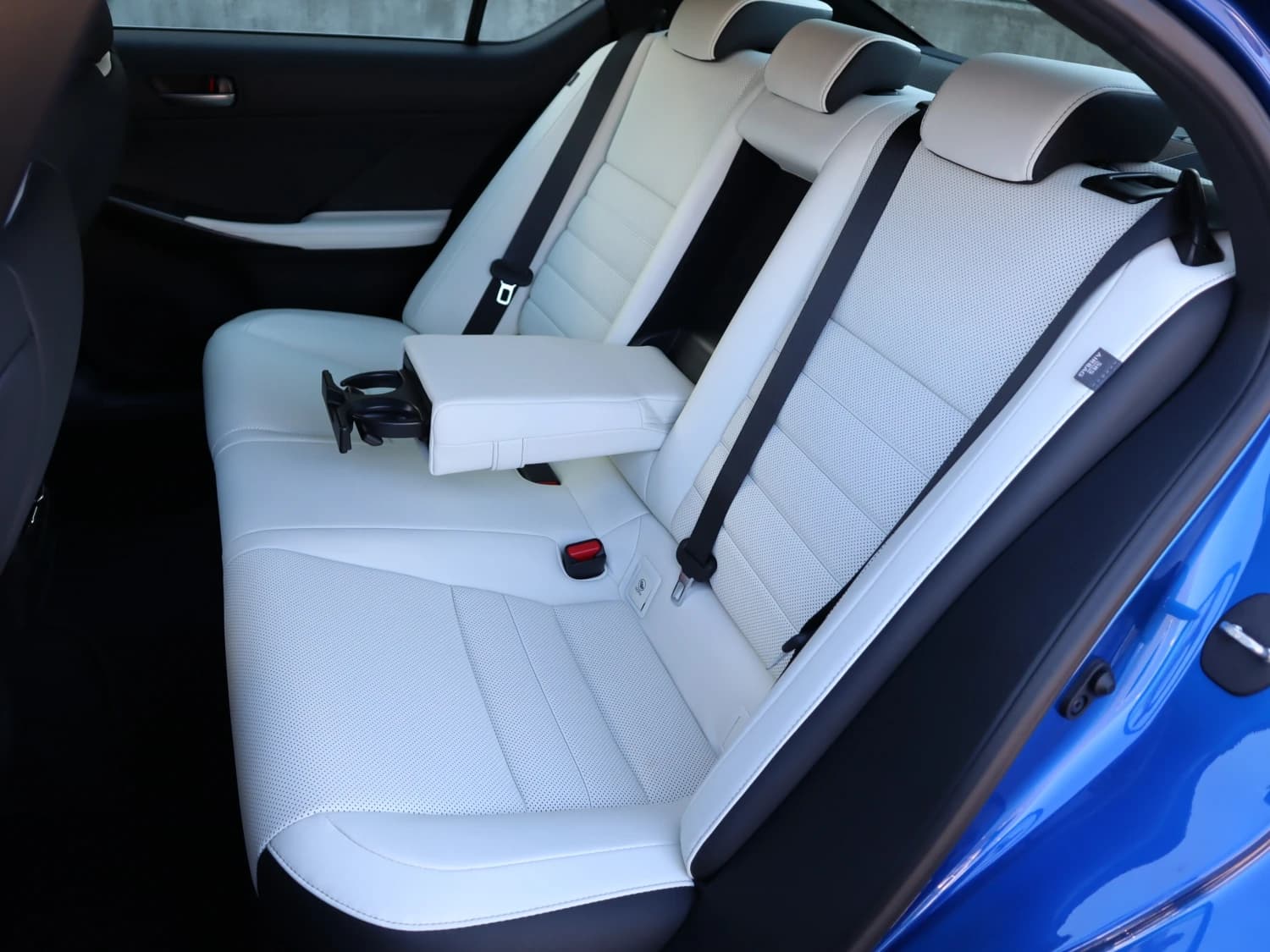 Lexus IS 300 - фото 14