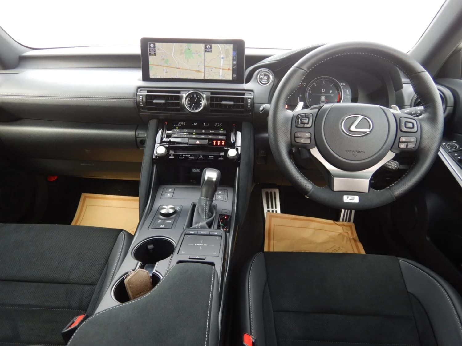 Lexus IS 500 - фото 2