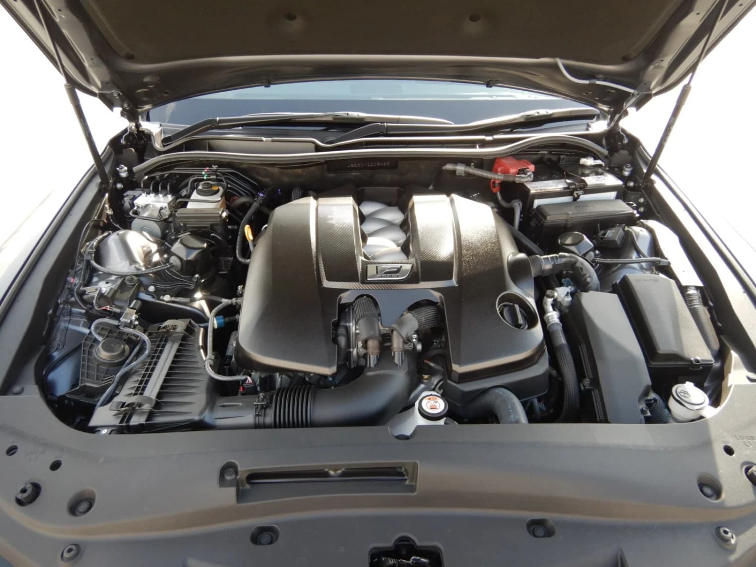 Lexus IS 500 - фото 23