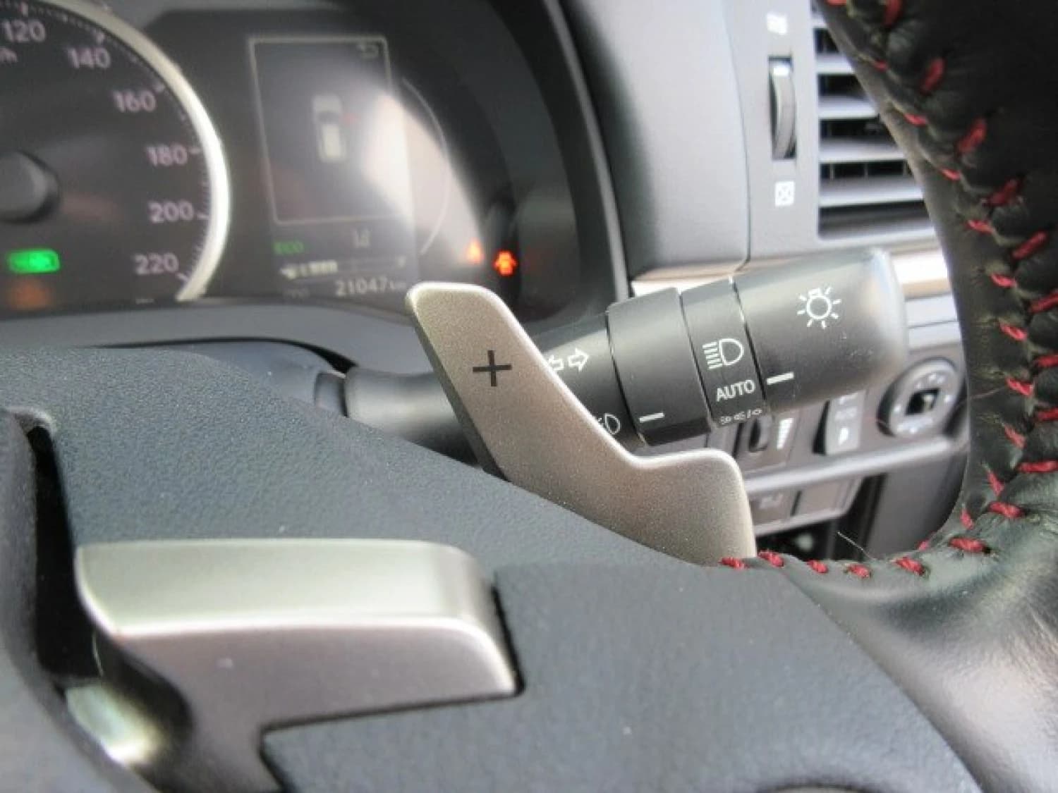 Lexus CT 200h - фото 13