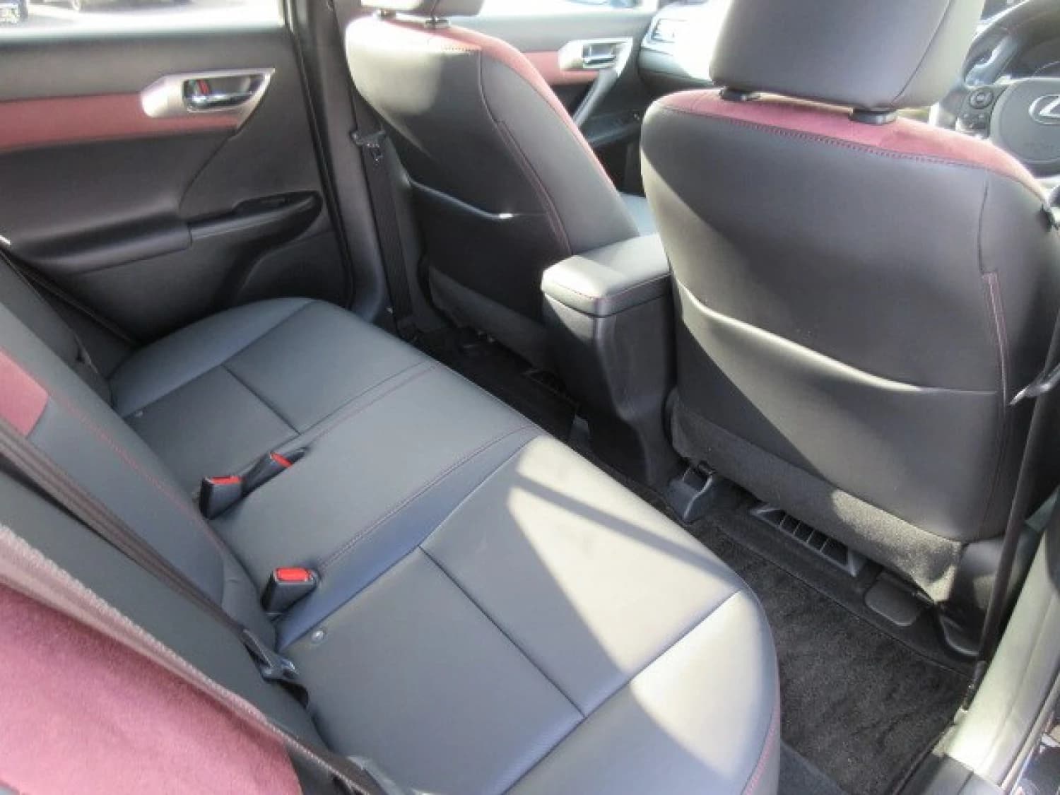 Lexus CT 200h - фото 25