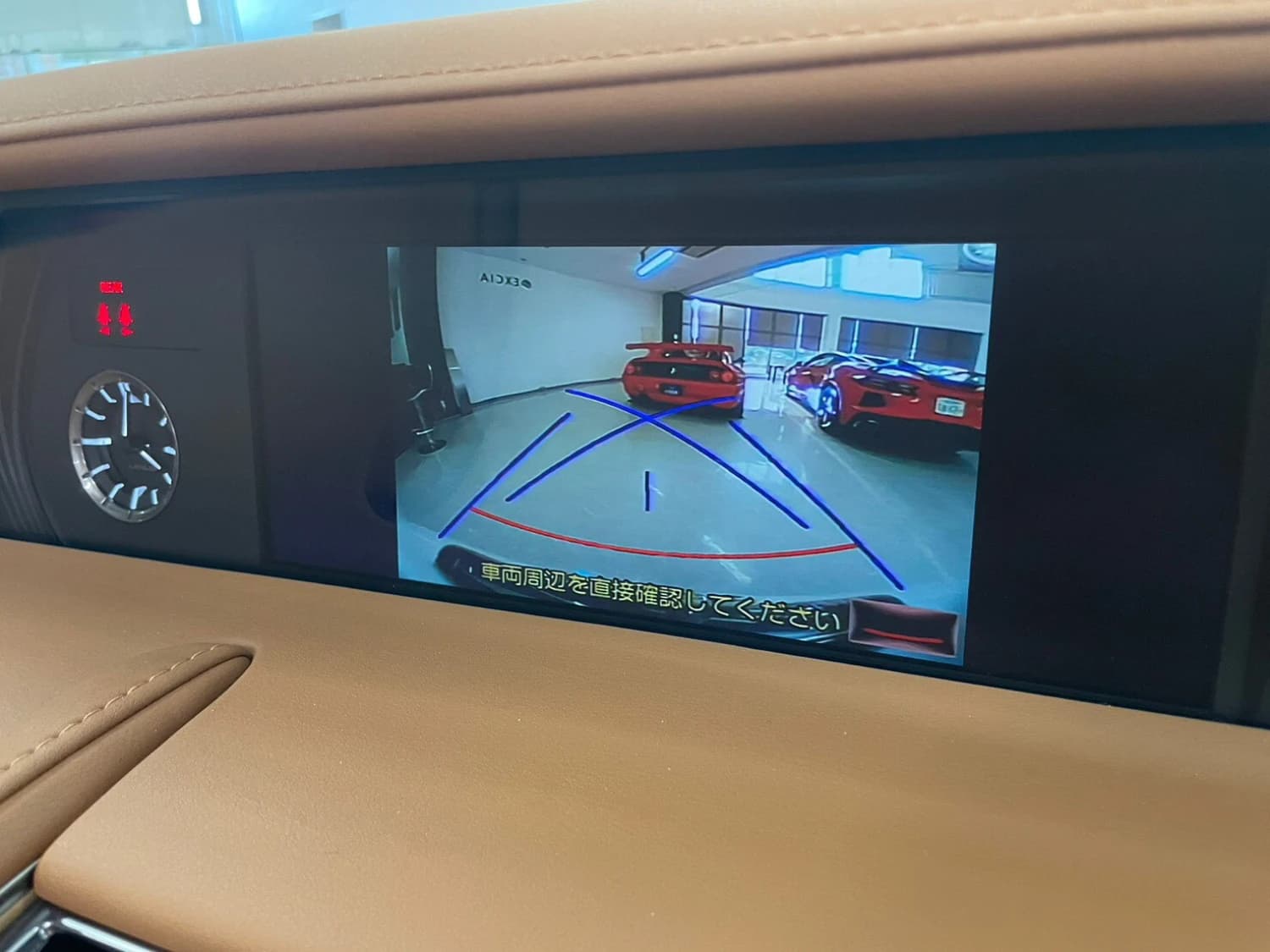 Lexus LC 500 Convertible - фото 14