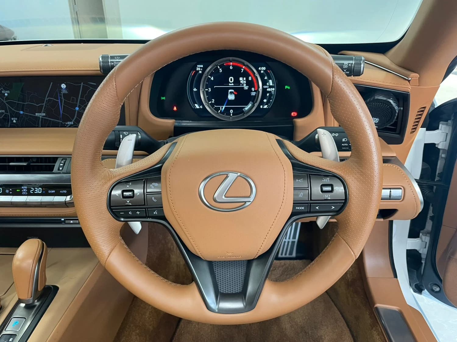 Lexus LC 500 Convertible - фото 15