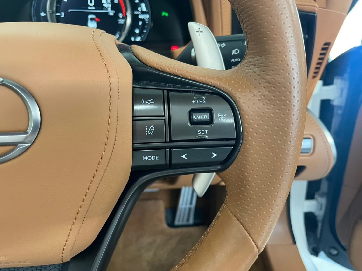 Lexus LC 500 Convertible - фото 17