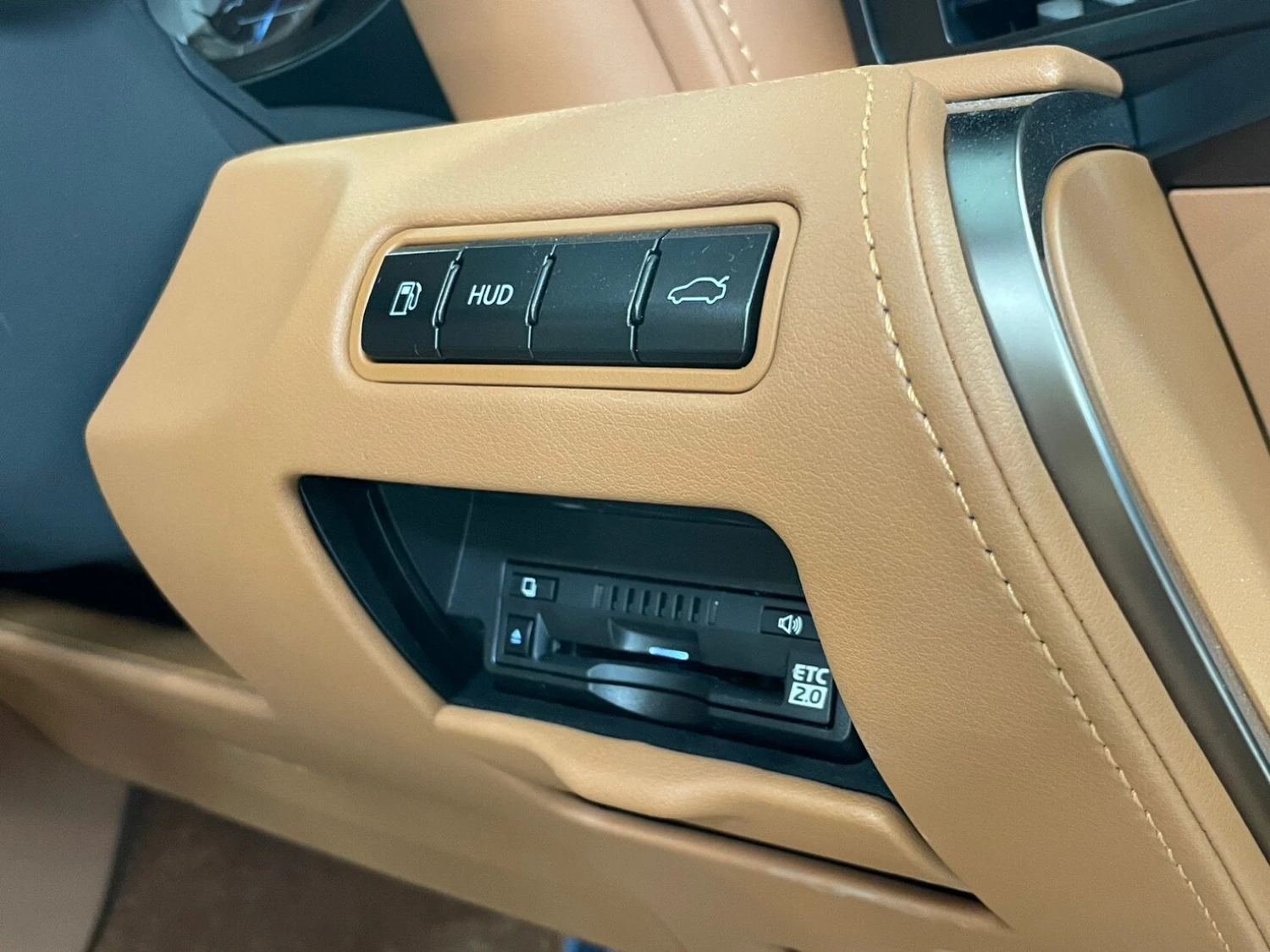 Lexus LC 500 Convertible - фото 19