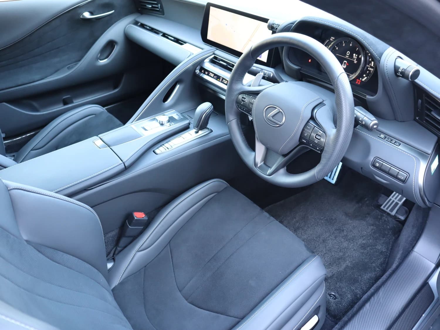 Lexus LC 500 - фото 8