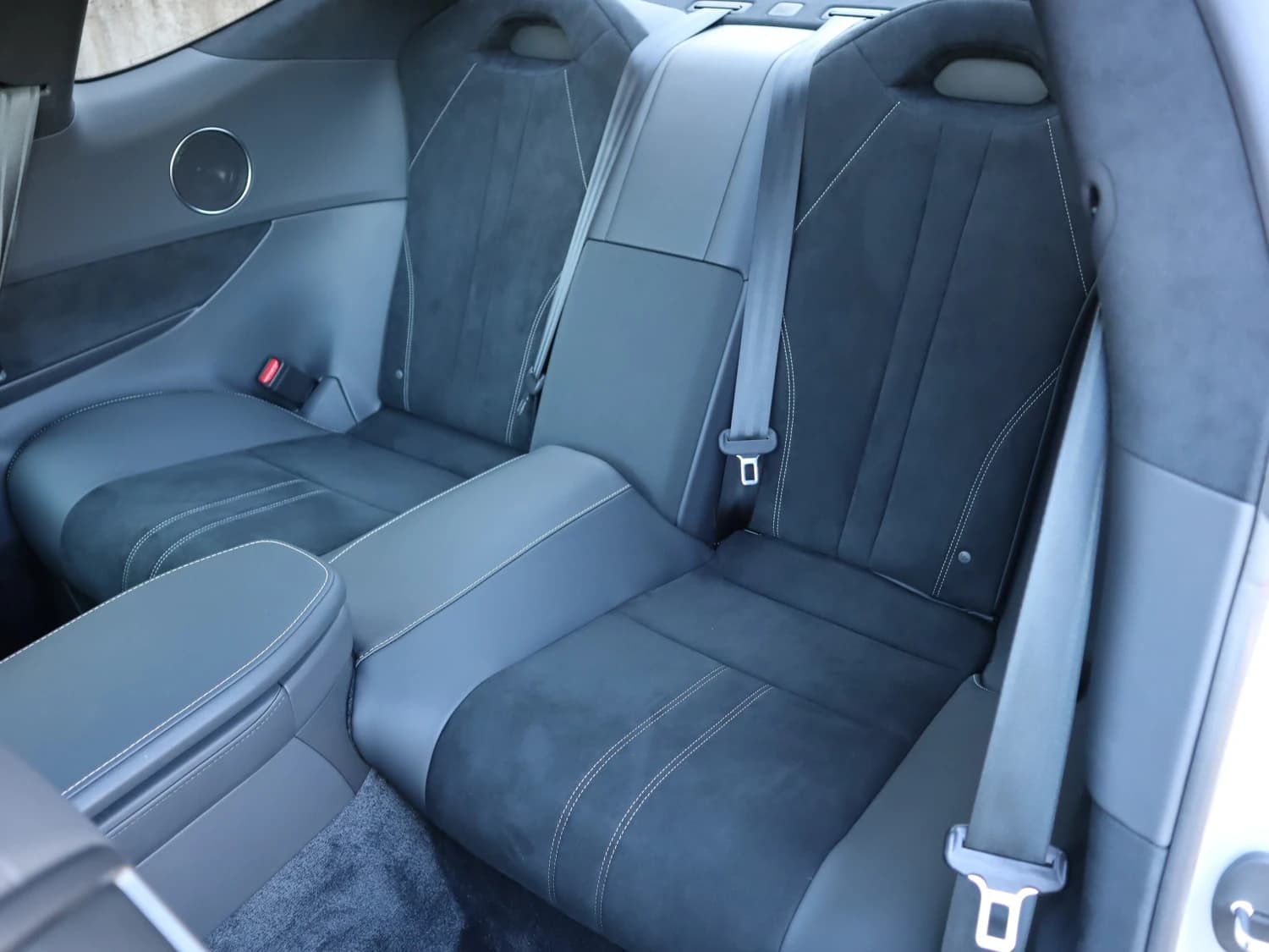 Lexus LC 500 - фото 21