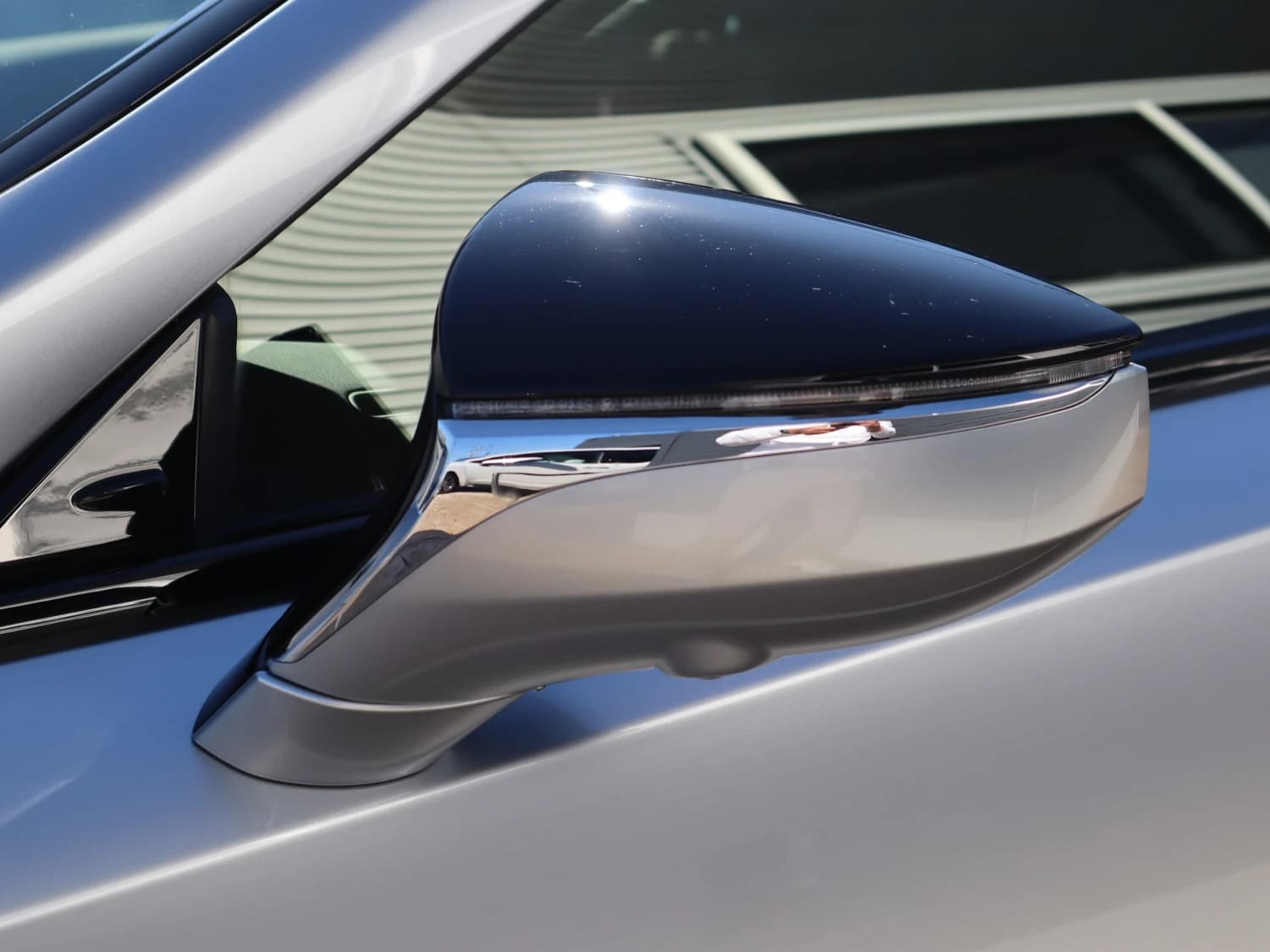 Lexus LC 500 - фото 35