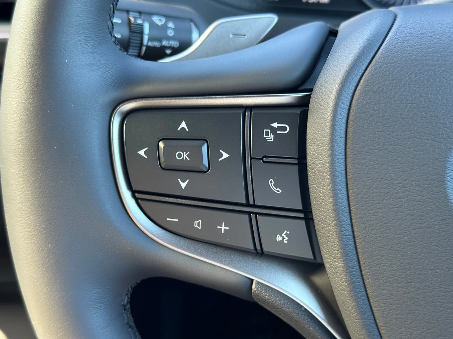 Lexus UX 200 - фото 19