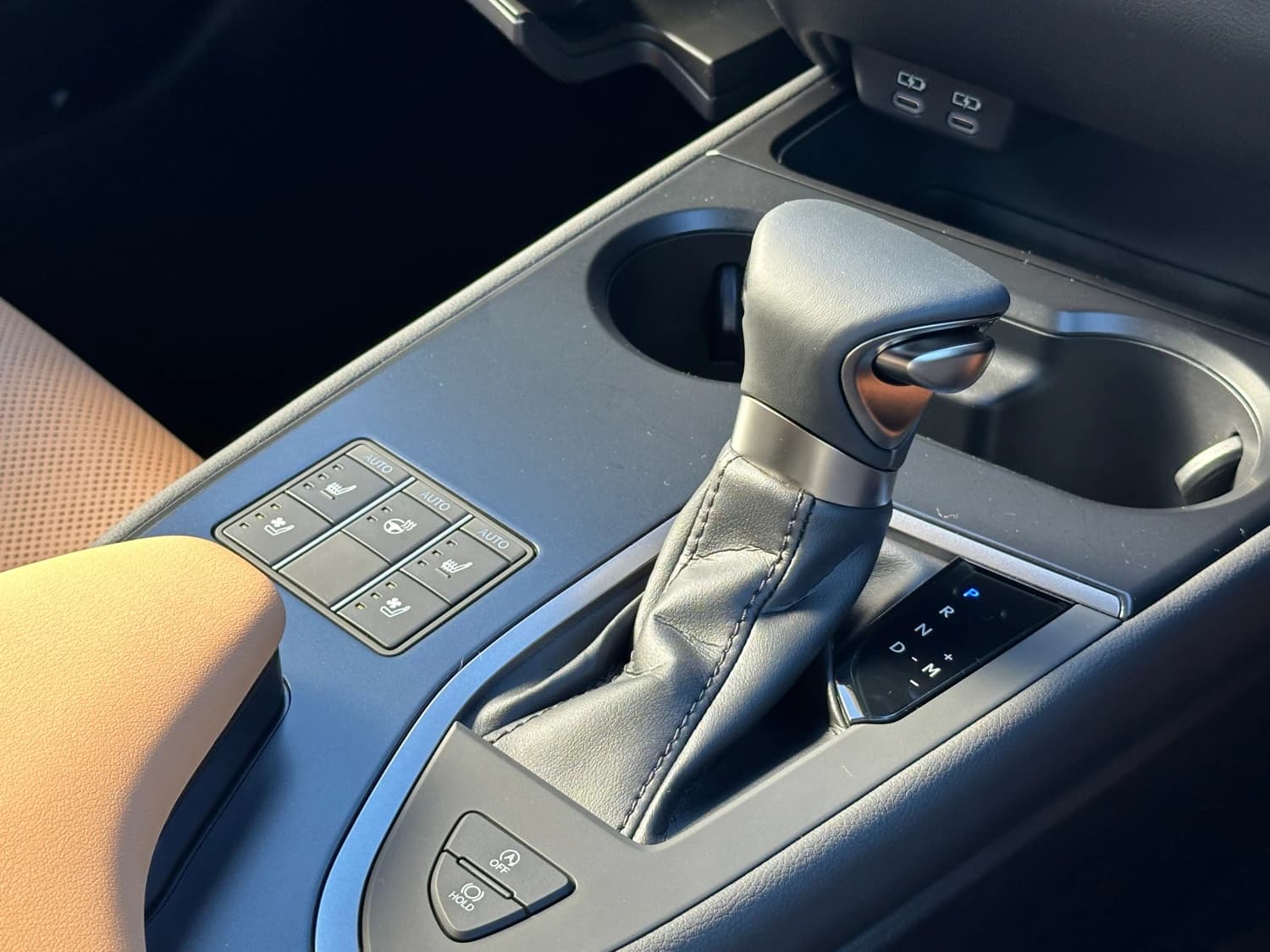 Lexus UX 200 - фото 30