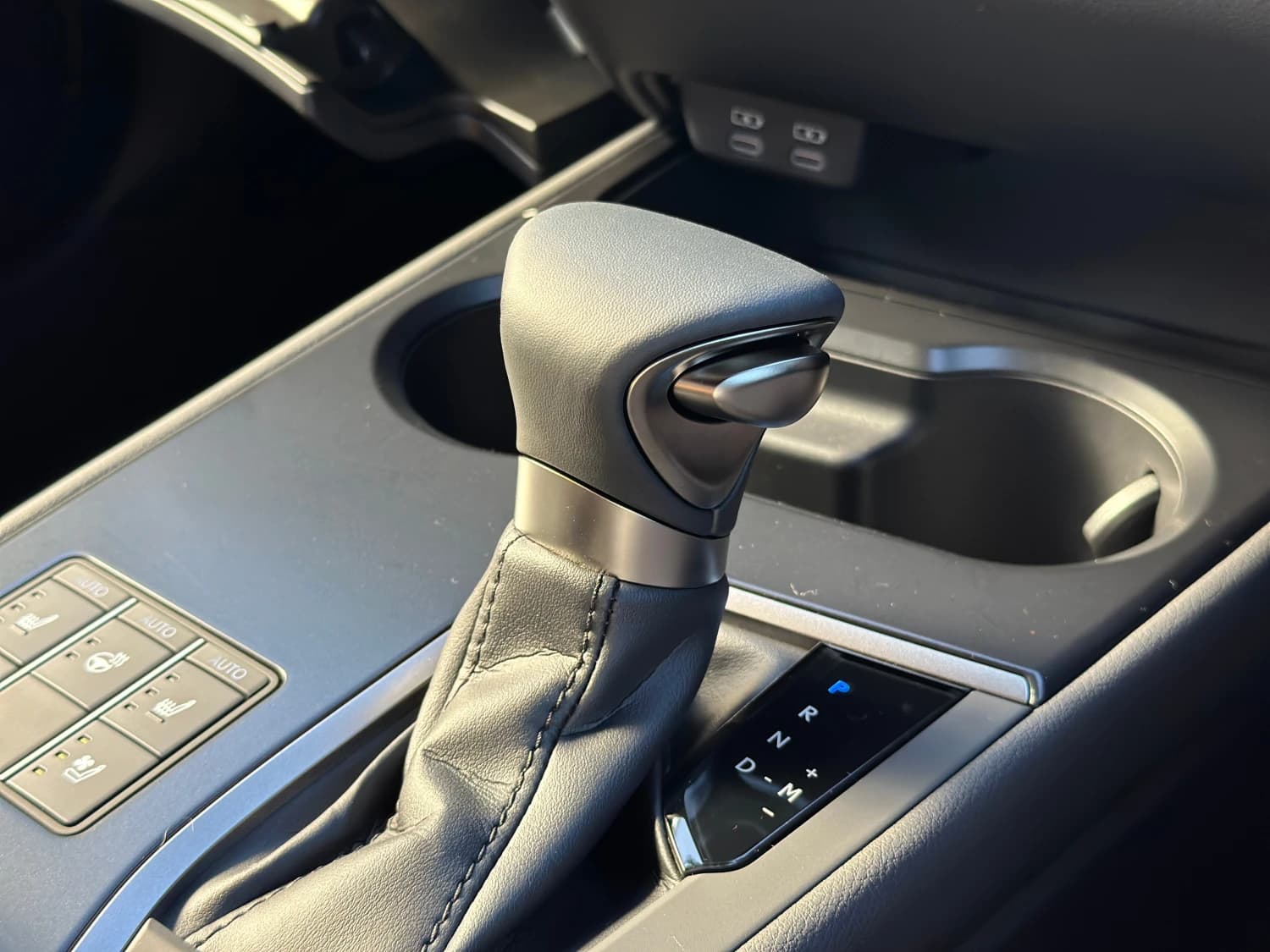 Lexus UX 200 - фото 31