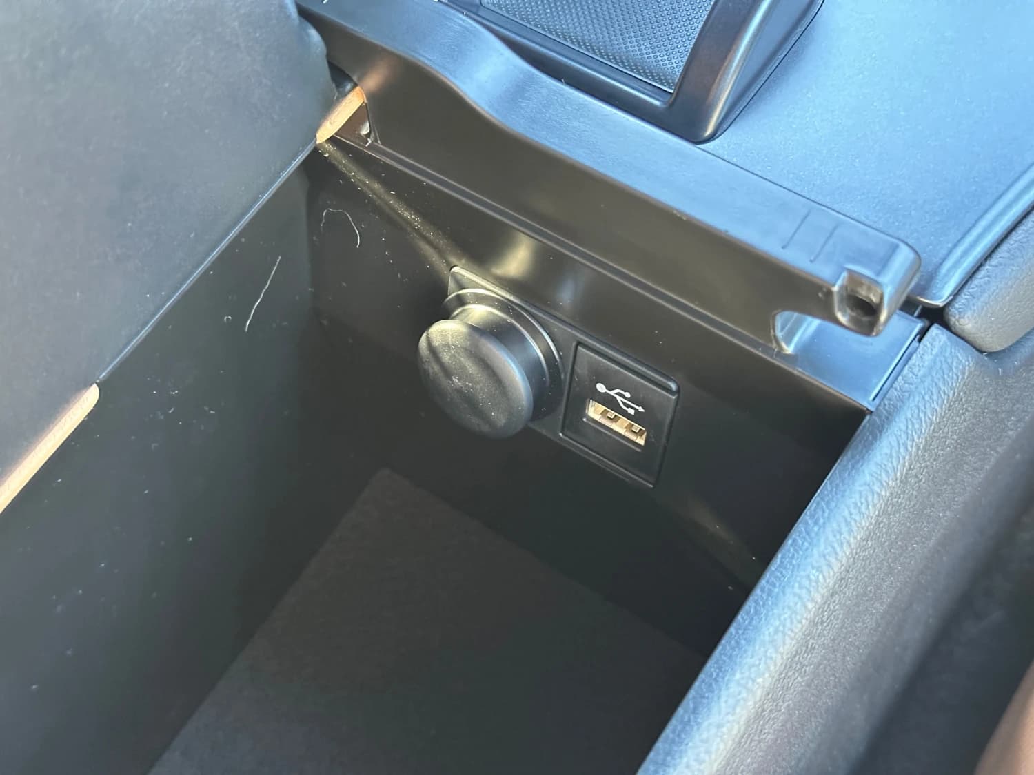 Lexus UX 200 - фото 34