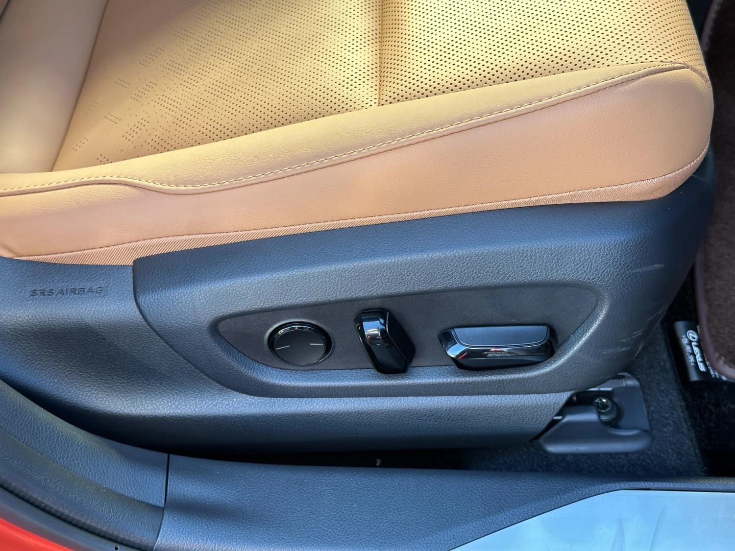 Lexus UX 200 - фото 35