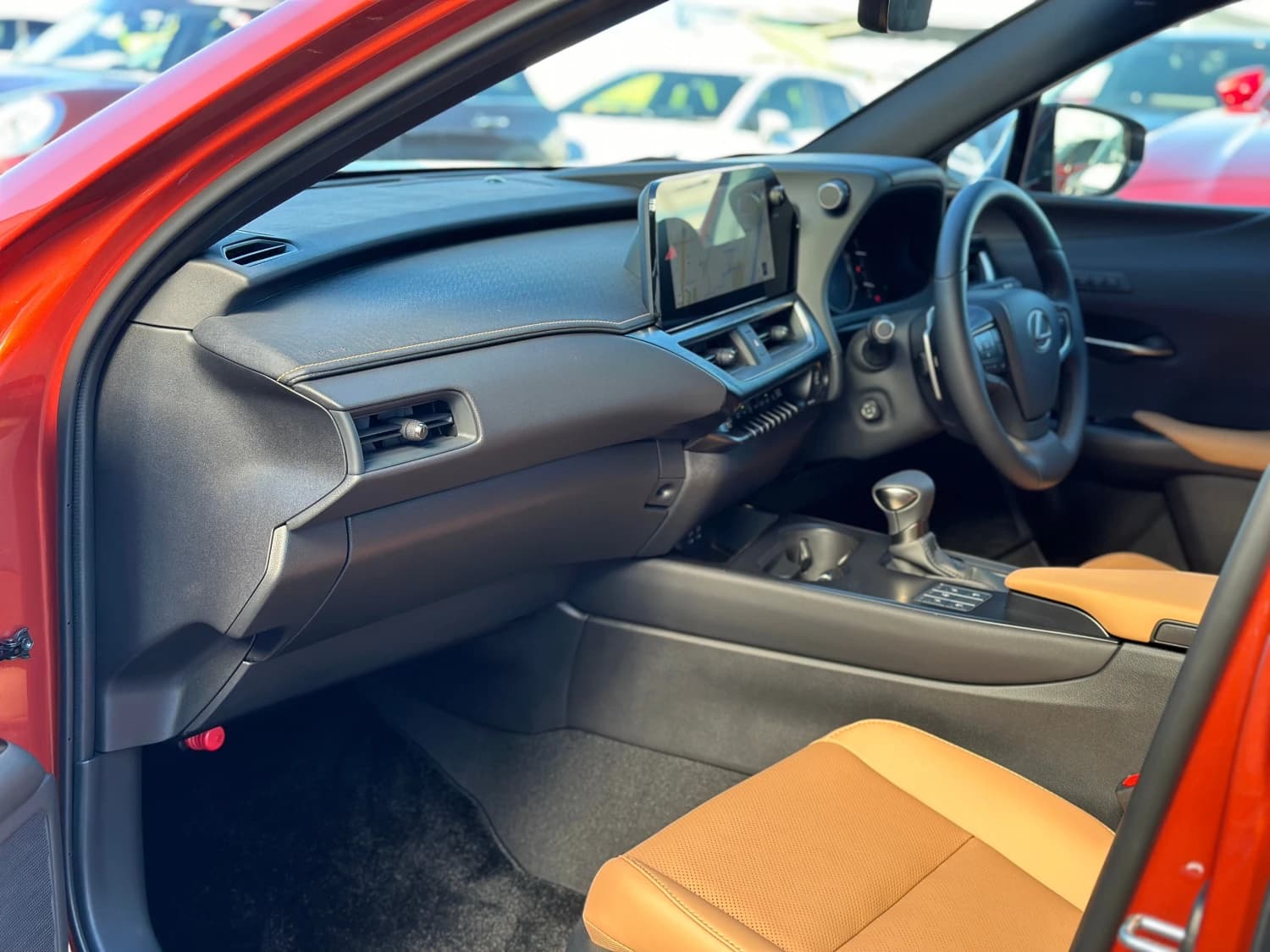 Lexus UX 200 - фото 12